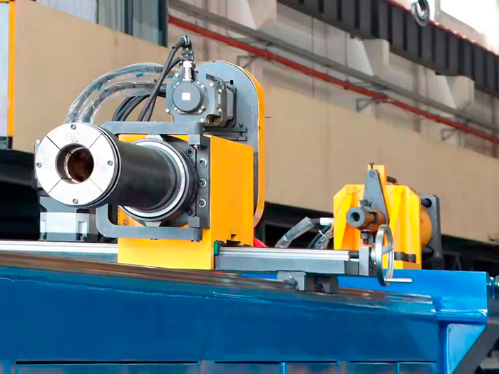 Автоматический трубогибочный станок с ЧПУ DW130CNC