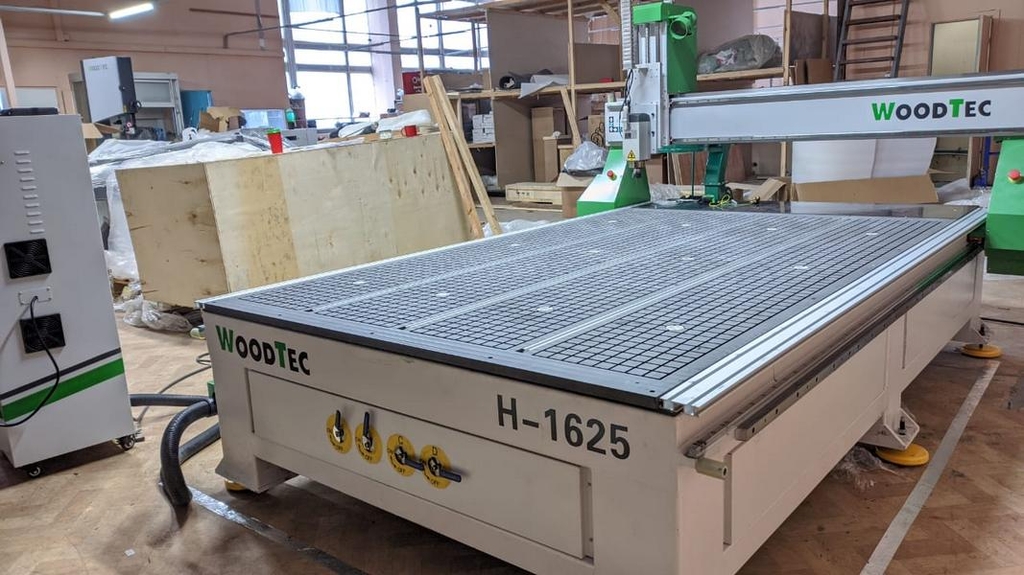 Фрезерно-гравировальный станок с чпу WoodTec H 1625