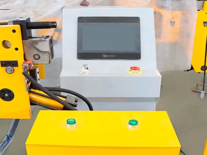 Автоматический трубогибочный станок с ЧПУ DW130CNC
