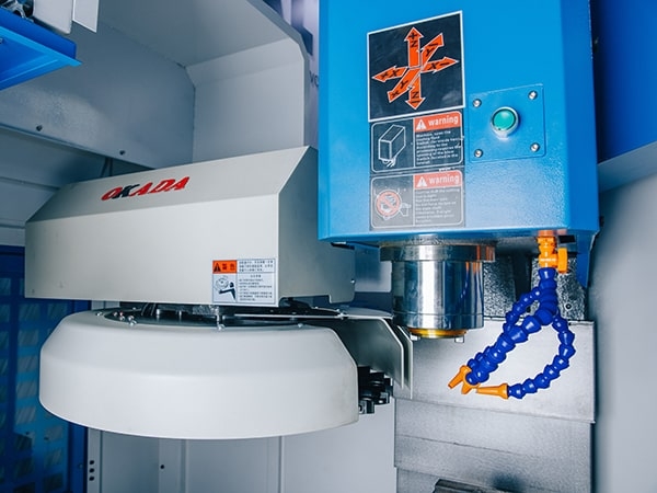 Вертикальный обрабатывающий центр с ЧПУ MetalTec TOPMILL 850S