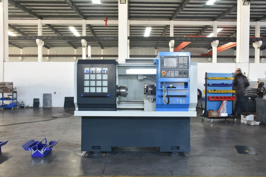 Токарный станок c ЧПУ с горизонтальной станиной MetalTec CK 32x750 metМК 322344