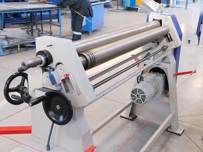 Электромеханические вальцы Bendmak CY 90-12/3.0M