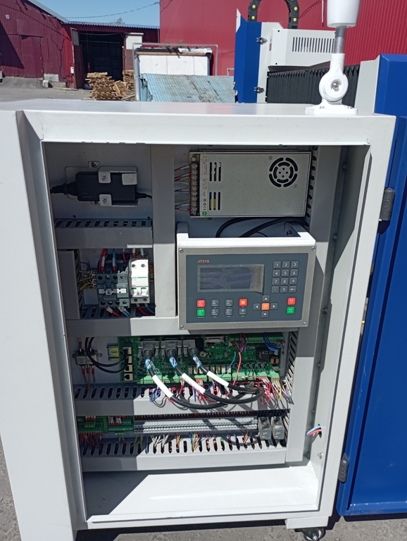 Оптоволоконный лазерный станок для резки металла Ltt 3015B (1500)
