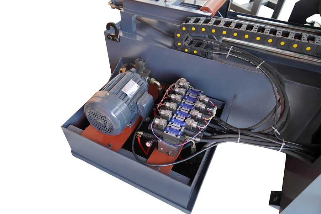 Автоматический ленточнопильный станок MetalMaster MSK 350 Е