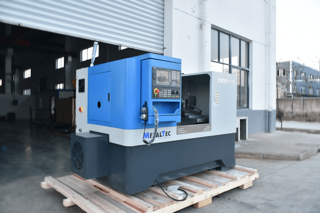 Токарный станок c ЧПУ с горизонтальной станиной MetalTec CK 35x400