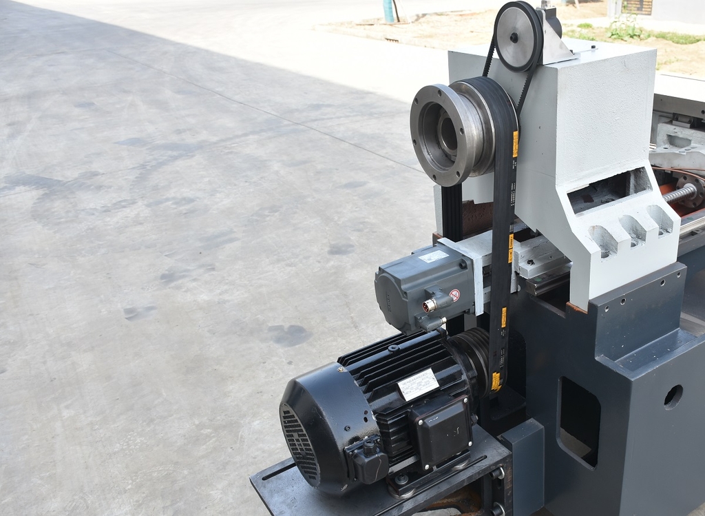 Токарный станок c ЧПУ с горизонтальной станиной MetalTec CK 35x400